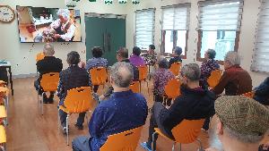 24/7 혜명양로원에서 즐기는 편안한 영화 한 편! - 연중무휴 "혜명 시네마"